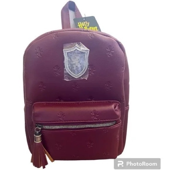 NEW IN BAG! Harry Potter Gryffindor Embossed Mini Backpack - Picture 3 of 14